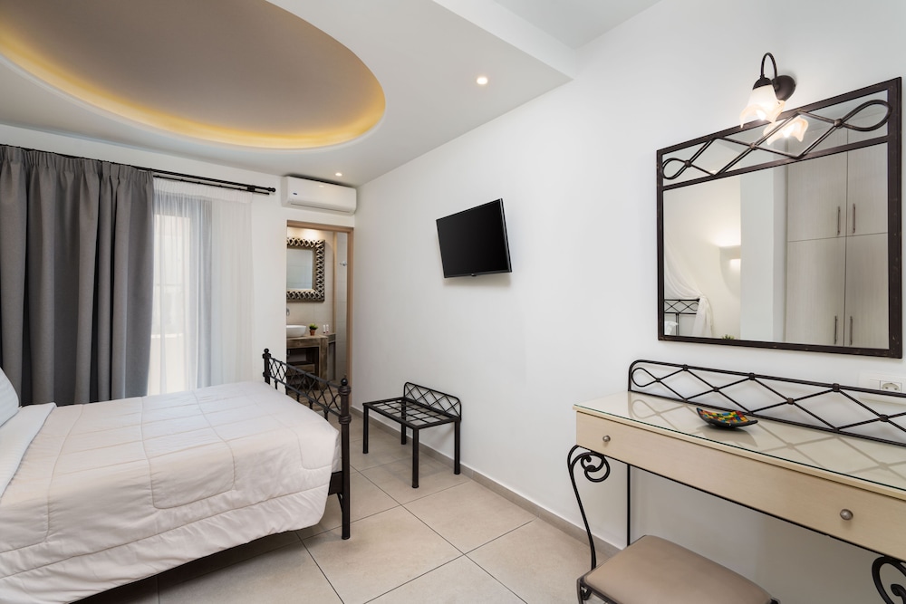 pithos apartments