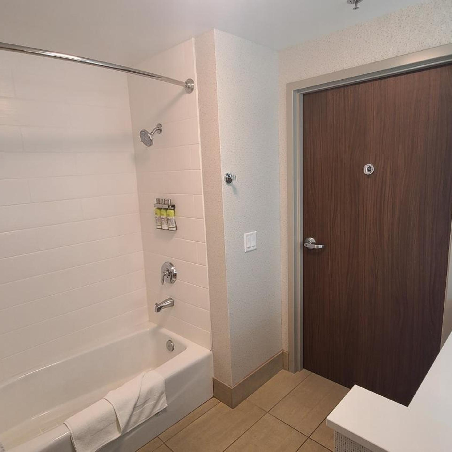 holiday inn express and suites chico an ihg hotel