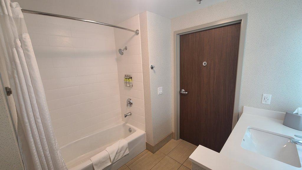 holiday inn express and suites chico an ihg hotel
