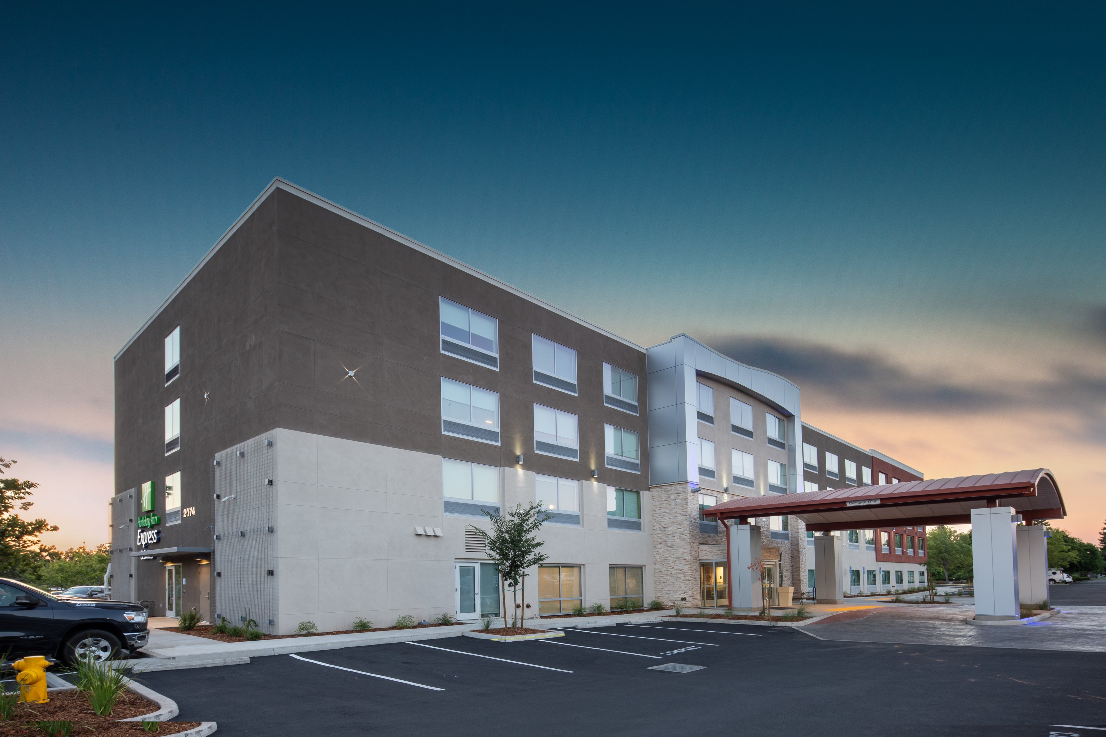 holiday inn express and suites chico an ihg hotel