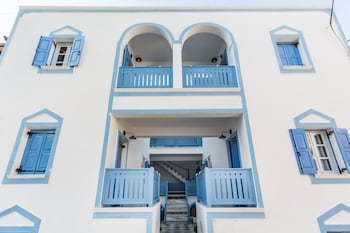 fanouris condo by meraki collection