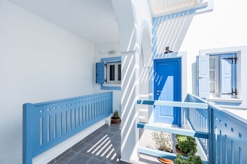 fanouris condo by meraki collection