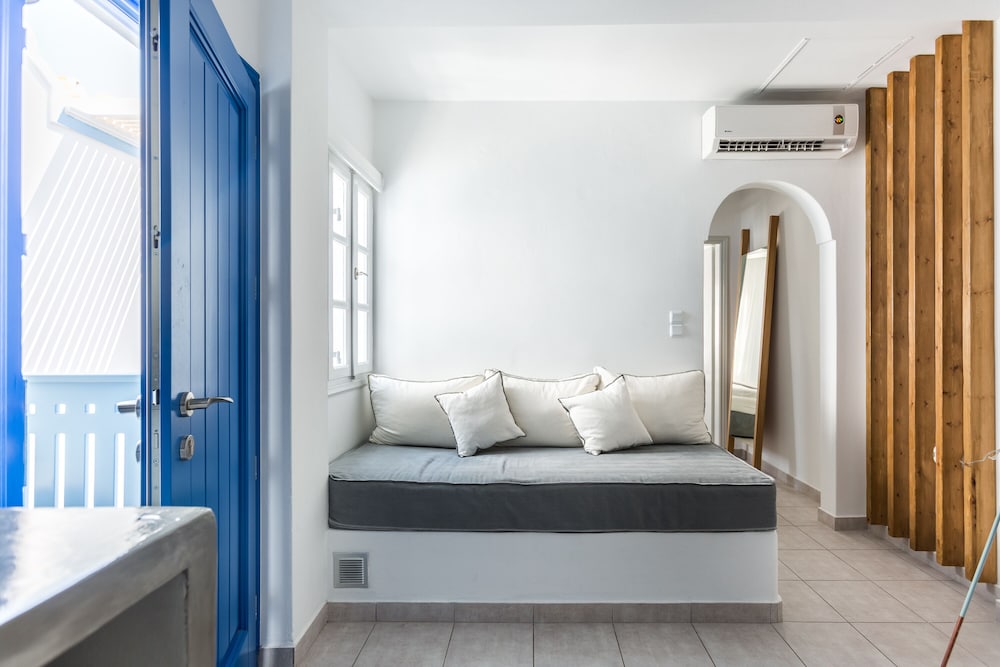 fanouris condo by meraki collection