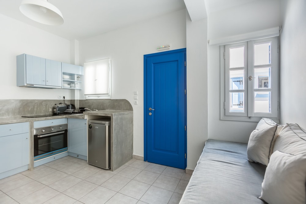fanouris condo by meraki collection