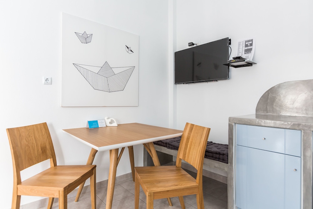 fanouris condo by meraki collection