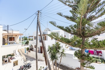 fanouris condo by meraki collection
