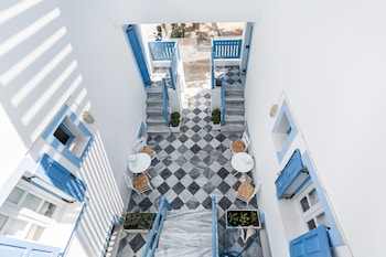 fanouris condo by meraki collection