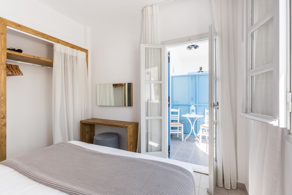 fanouris condo by meraki collection