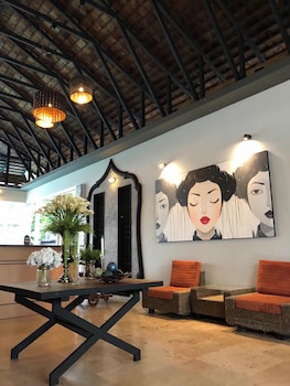 paragon inn
