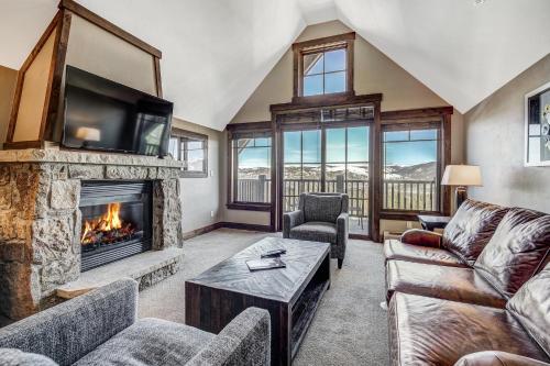 crystal peak lodge