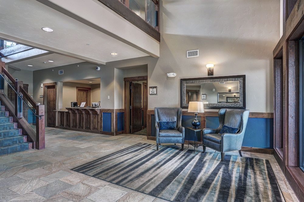 crystal peak lodge