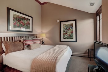 crystal peak lodge