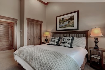 crystal peak lodge