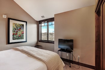 crystal peak lodge