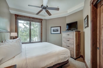 crystal peak lodge