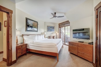 crystal peak lodge
