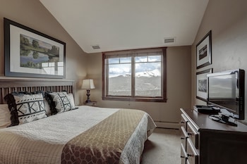 crystal peak lodge