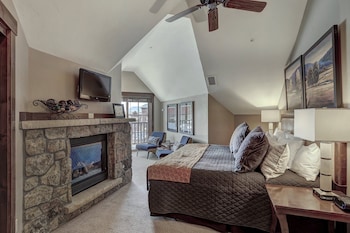 crystal peak lodge