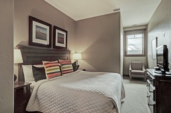 crystal peak lodge