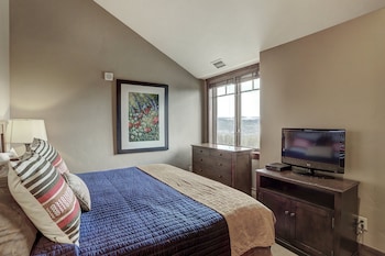crystal peak lodge