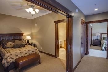 crystal peak lodge