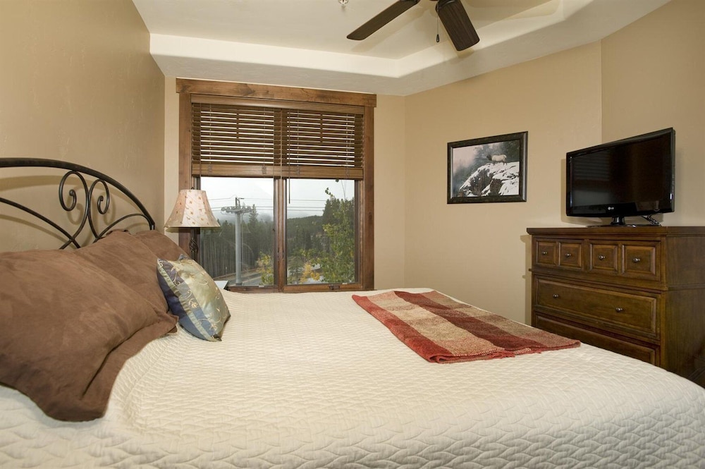 crystal peak lodge
