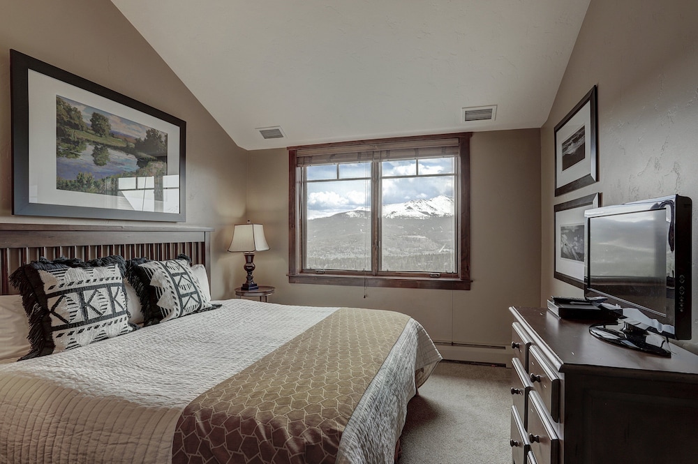 crystal peak lodge