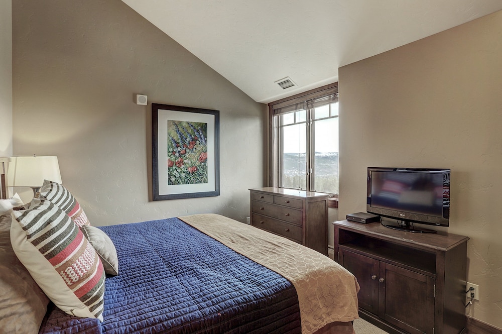 crystal peak lodge