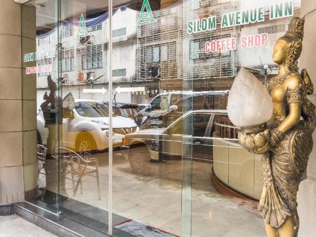 silom avenue inn