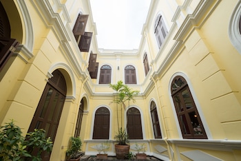 praya palazzo adults only