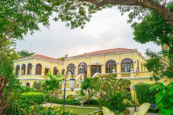 praya palazzo adults only