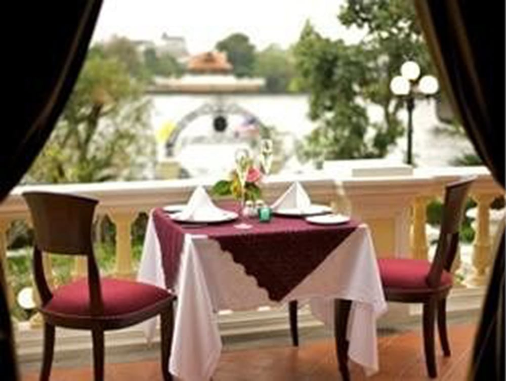 praya palazzo adults only