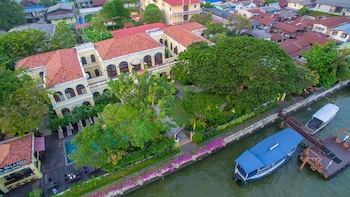 praya palazzo adults only