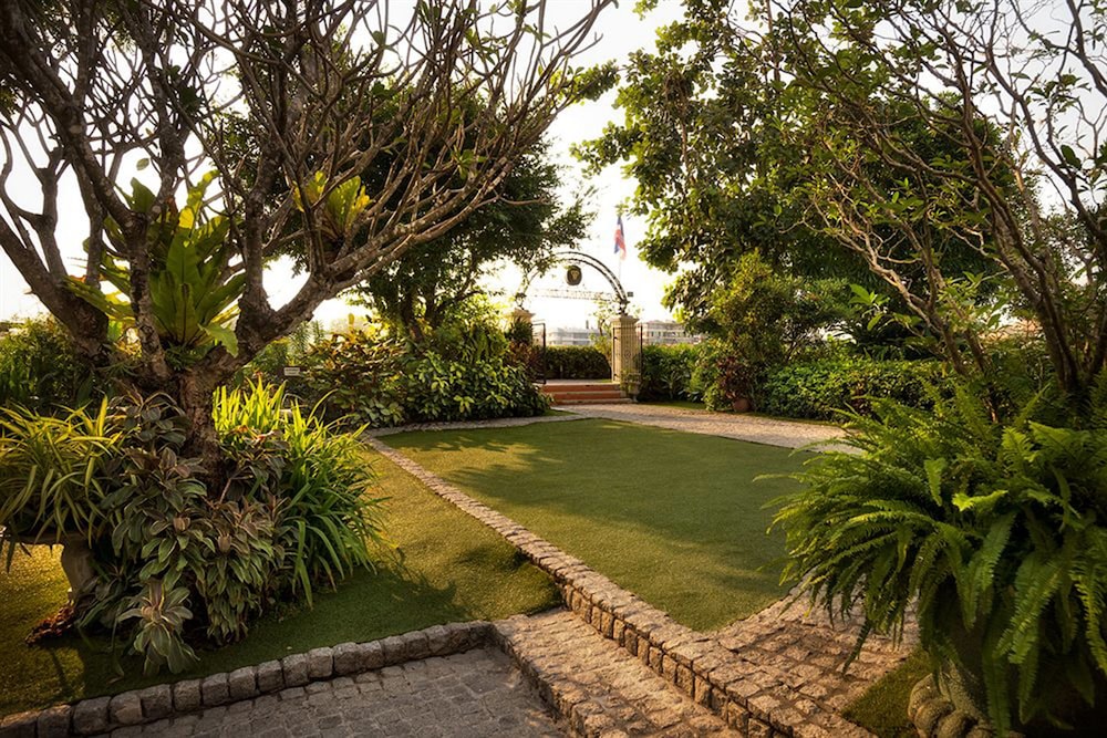 praya palazzo adults only