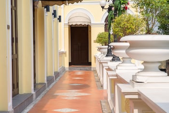 praya palazzo adults only