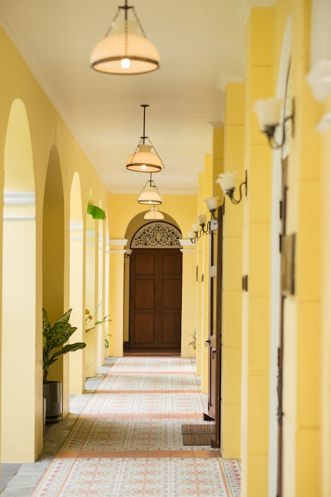 praya palazzo adults only