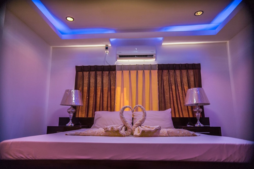 bergamo hotel lingayen