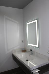 erth inn by aga los angeles