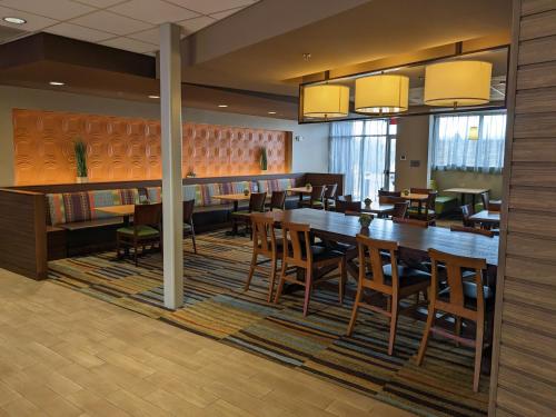 fairfield inn and suites by marriott poplar bluff