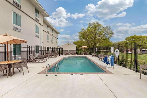 mainstay suites lancaster dallas south
