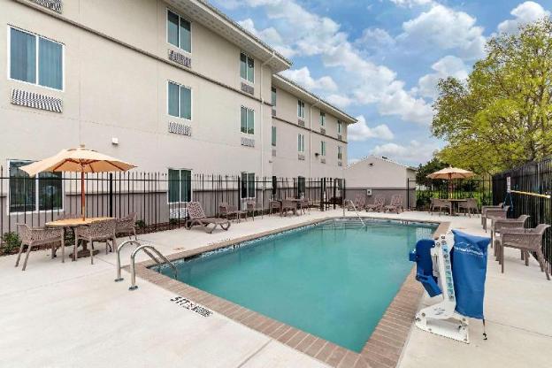 mainstay suites lancaster dallas south