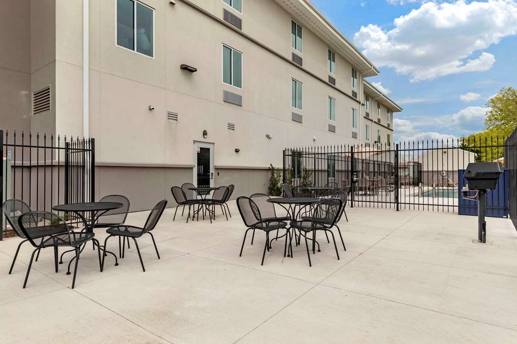 mainstay suites lancaster dallas south