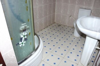 lifeline hotel and suites