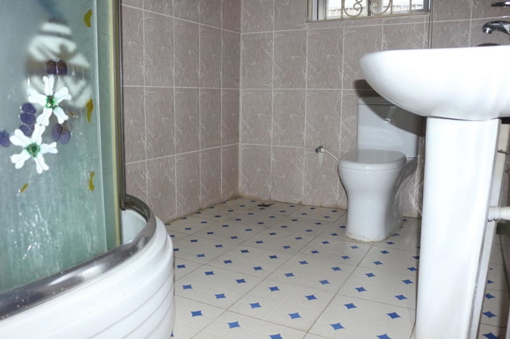 lifeline hotel and suites