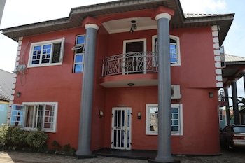 lifeline hotel and suites