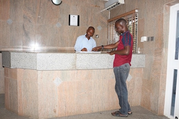 lifeline hotel and suites