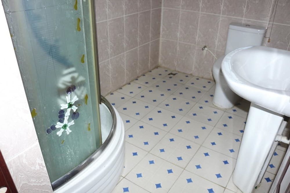 lifeline hotel and suites