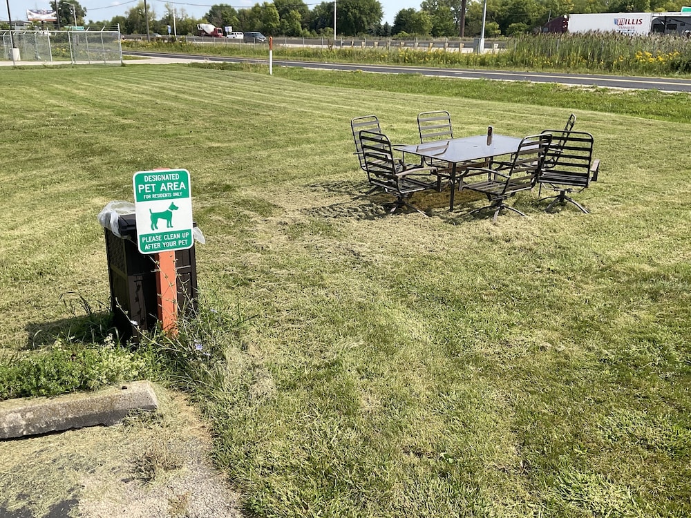 econo lodge neenah