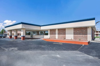 econo lodge neenah