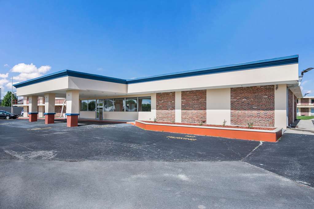 econo lodge neenah